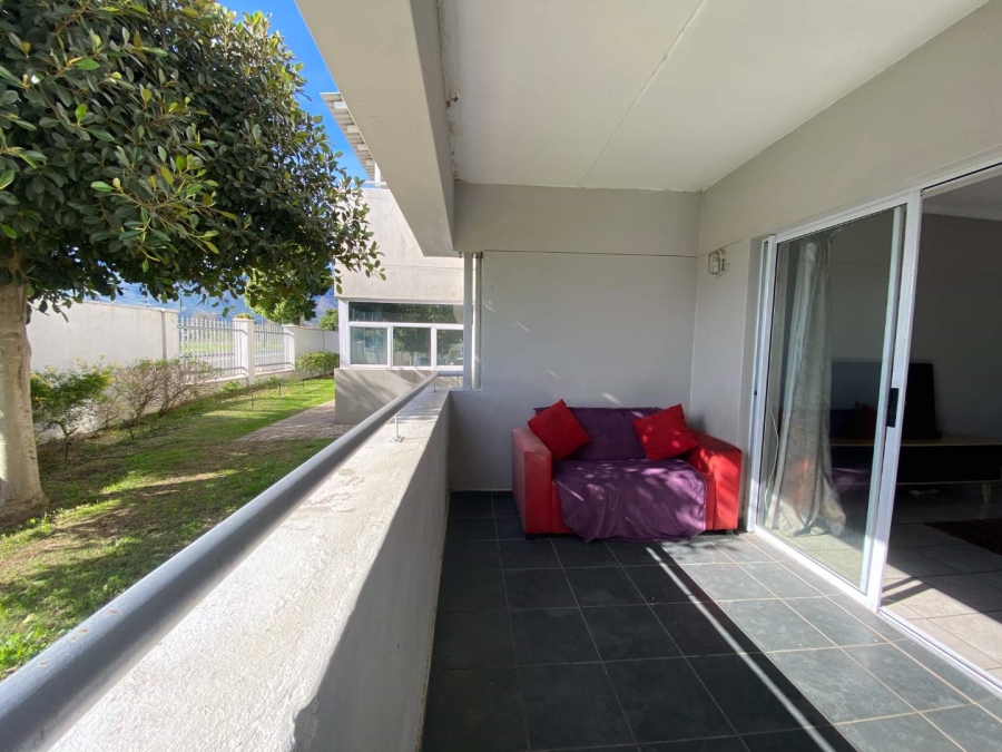 2 Bedroom Property for Sale in Klein Drakenstein Western Cape